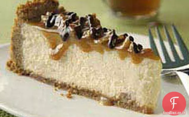 Torta di formaggio pecan con caramello