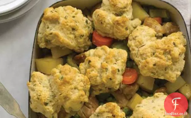 Torta di pollo con biscotti alle erbe
