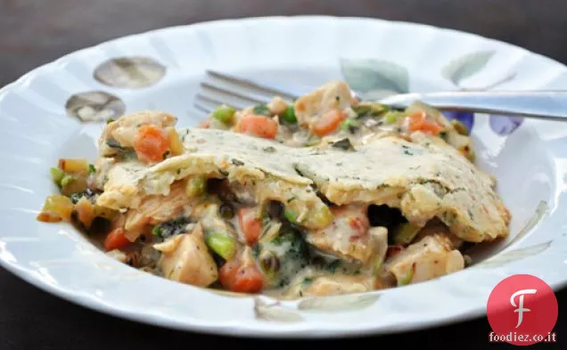 Torta di pollo con top biscotto alle erbe