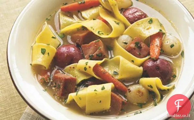 Pennsylvania Dutch Stovetop Pot Pie con tagliatelle