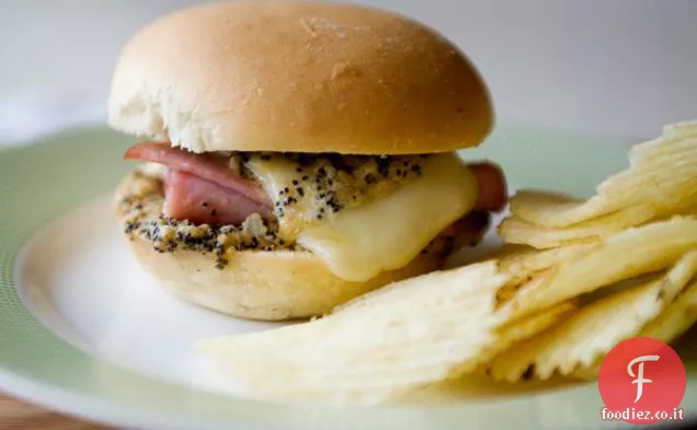 Panino con prosciutto tostato e Jarlsberg