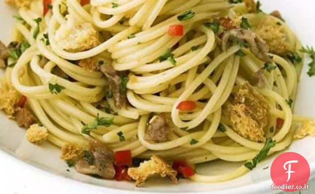Spaghetti con Acciughe, Peperoncino e Pangrattato