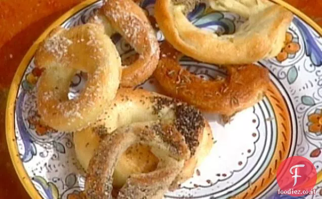 Salatini bolliti italiani: Taralli