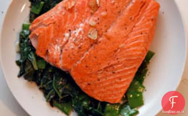 Cena stasera: Trota scottata in padella con aglio e basilico