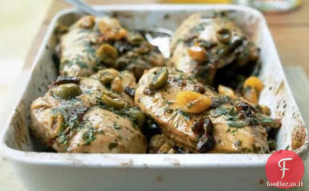 Pollo con frutta e olive