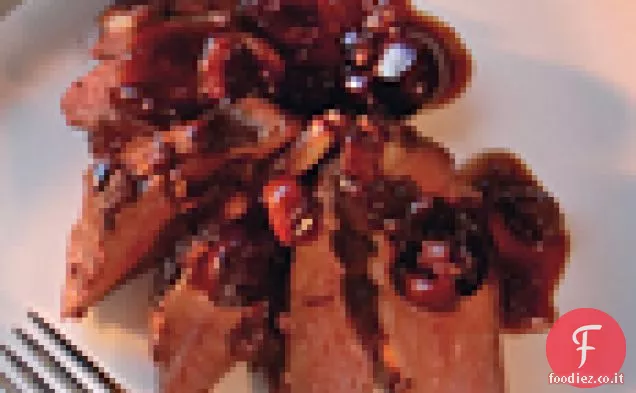 Petto d'anatra scottato con ciliegie e salsa di porto