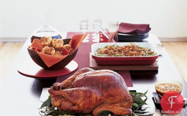 Tacchino glassato di acero con sugo di bourbon e pecan