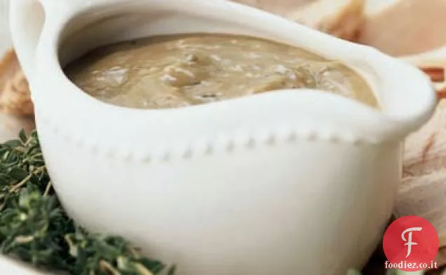 Tacchino arrosto classico con erbe fresche e sugo di Make-Ahead