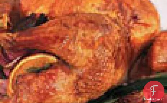 Arrosto di tacchino con arance, foglie di alloro, cipolle rosse, e Pan sugo