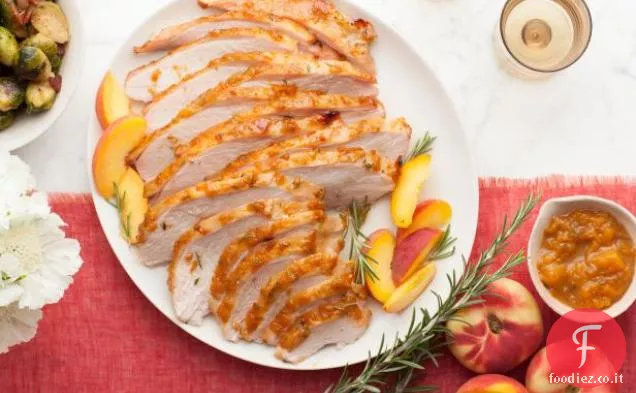 Petto di tacchino arrosto con glassa di pesca e rosmarino