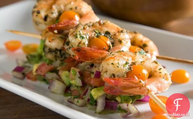 Gamberi di cumino alla griglia con salsa di avocado