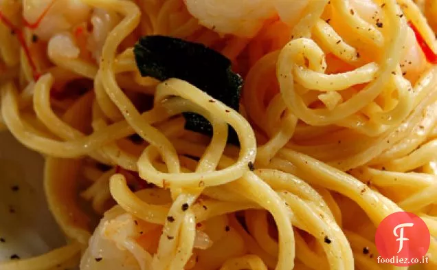 Spaghetti Aglio Olio Con Peperoncino, Salvia e Gamberi