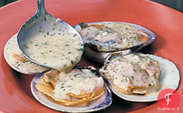 Salsa aglio-burro per ostriche, vongole e cozze