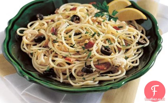 Spaghetti con Vongole, Tonno e Pancetta