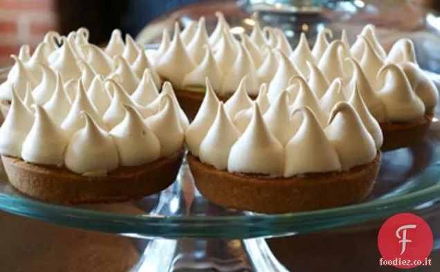 Torta di meringa al limone