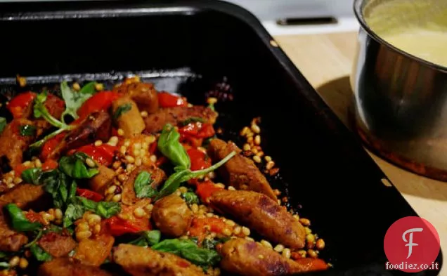 Salsicce vegetariane arrosto con polenta morbida e cremosa