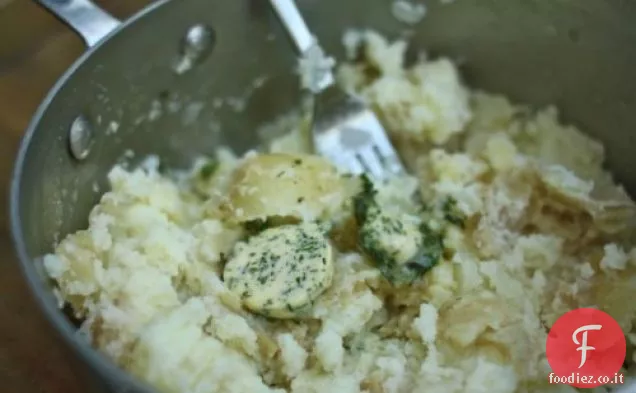 Burro composto di limone e aneto