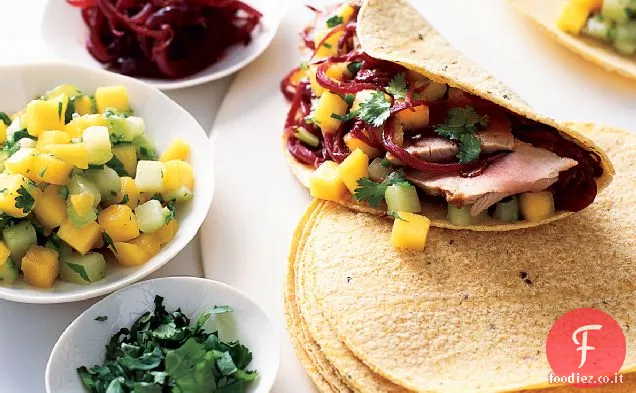 Tacos di tonno con cipolle