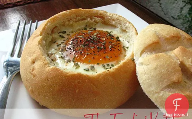 Uova in cesti di pane