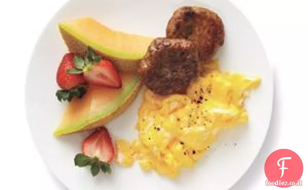 Uova con tacchino Colazione Salsiccia e frutta