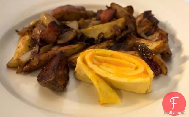 Formaggio Cheddar Frittata arrotolata con pancetta Patate arrosto