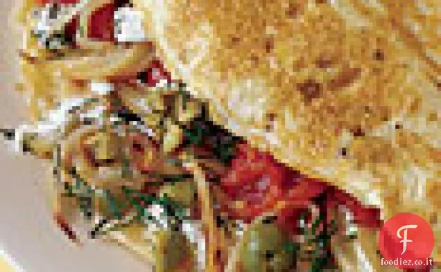 Frittata di cena mediterranea con finocchio, olive e aneto