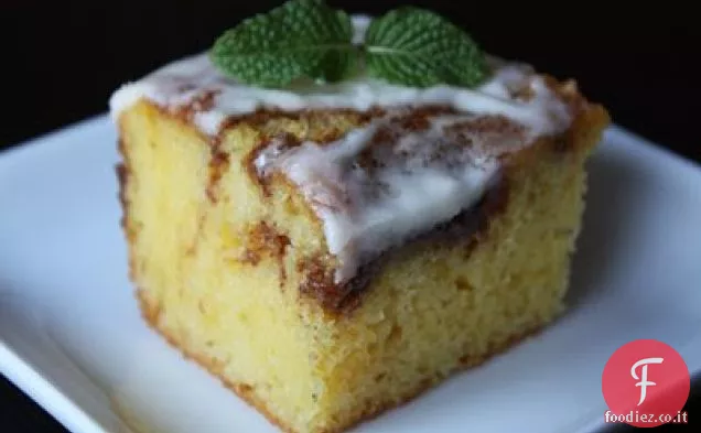 Torta alla cannella con glassa di crema di formaggio