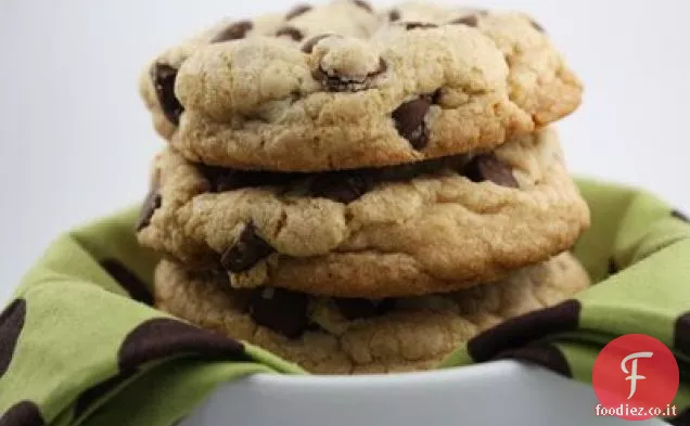 Biscotti al cioccolato grandi, grassi e gommosi