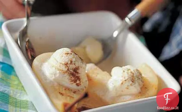 Pere in camicia e gelato alla vaniglia