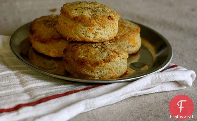 Biscotti al pepe nero Cheddar