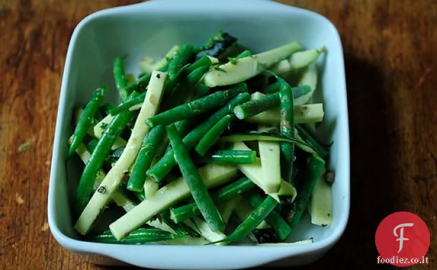 Insalata di fagioli francesi con dragoncello e pepe verde