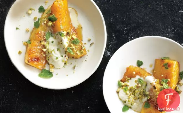 Ananas Arrosto con Miele e Pistacchi