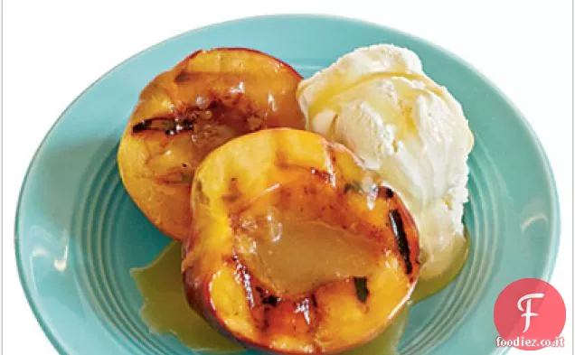 Nettarine alla griglia con salsa al miele e Vaniglia e gelato