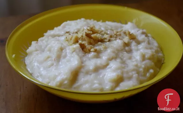 Budino di riso al miele Cereali con noci