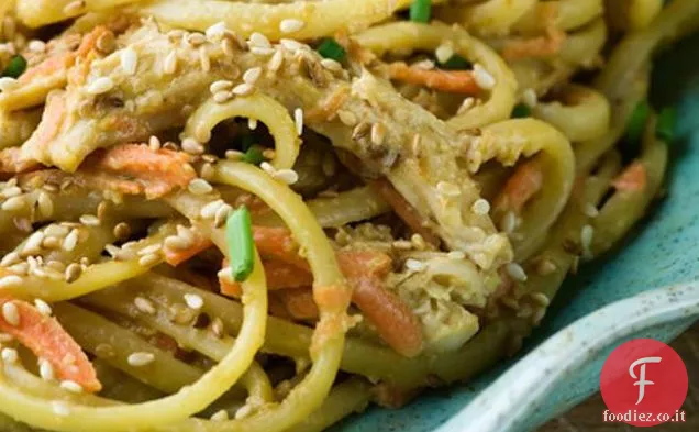 Tagliatelle di pollo e sesamo