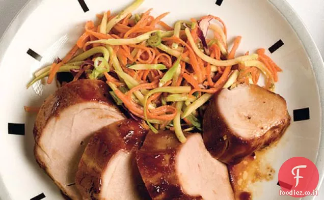 Filetto di maiale Hoisin con insalata di carote asiatica
