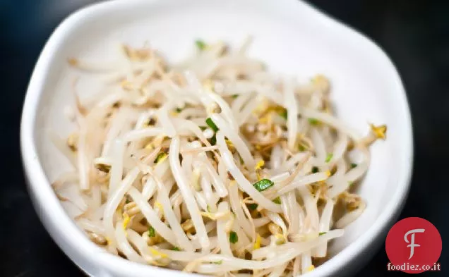 Sukju Namul (insalata coreana di germogli di fagioli)