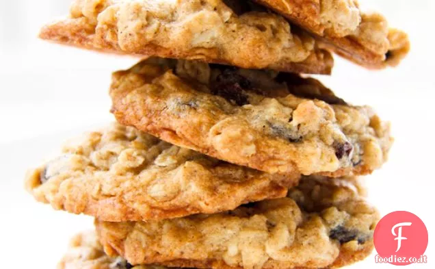 Biscotti piccanti di farina d'avena e uva passa