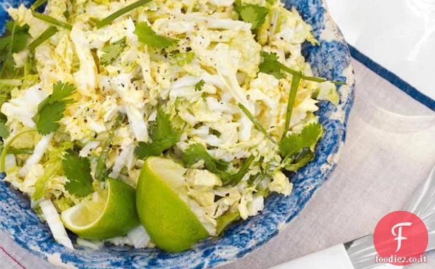 Insalata di cavolo savoiarda, lime e Coriandolo