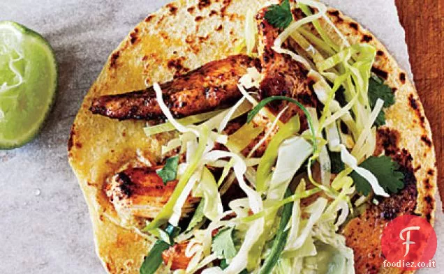 Tacos di pollo Ancho con coriandolo Slaw e crema di avocado