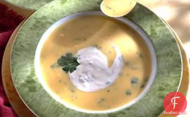 Zuppa di zucca gialla con coriandolo Panna acida