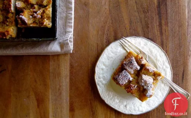 Budino di pane irlandese con marmellata di uva passa