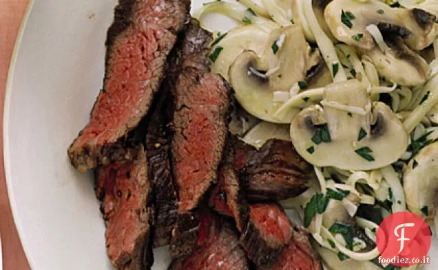 Bistecca di gonna scottata con insalata di funghi