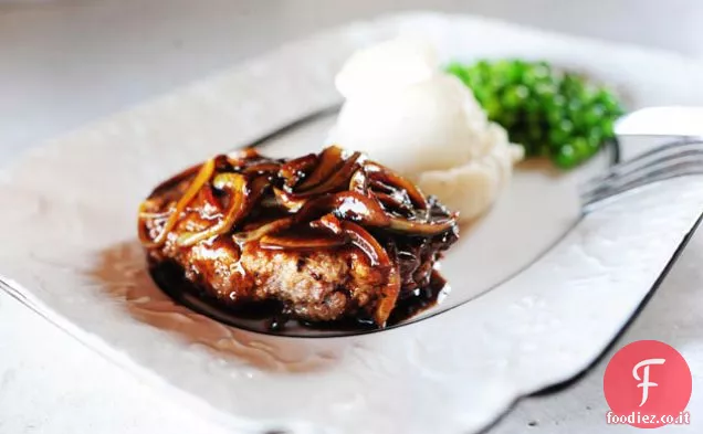 Bistecca di Salisbury, purè di patate e piselli