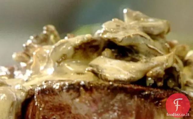 New York Strip Steak con funghi branditi e Timo fresco