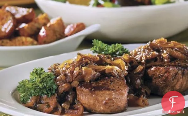 Filetti di manzo con salsa di cognac e cipolla
