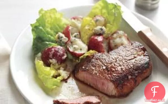 Bistecca con patate e formaggio blu insalata Ricetta