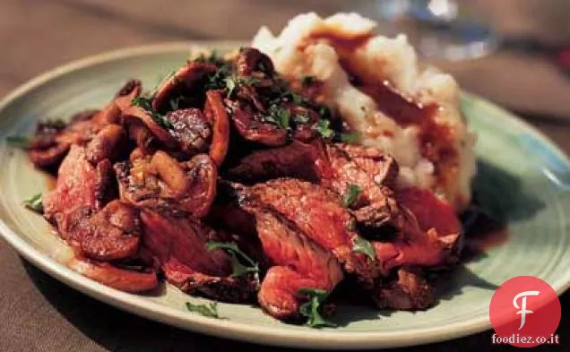 Manzo con salsa di funghi al rosmarino
