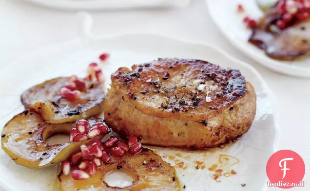 Braciole di maiale con mele saltate