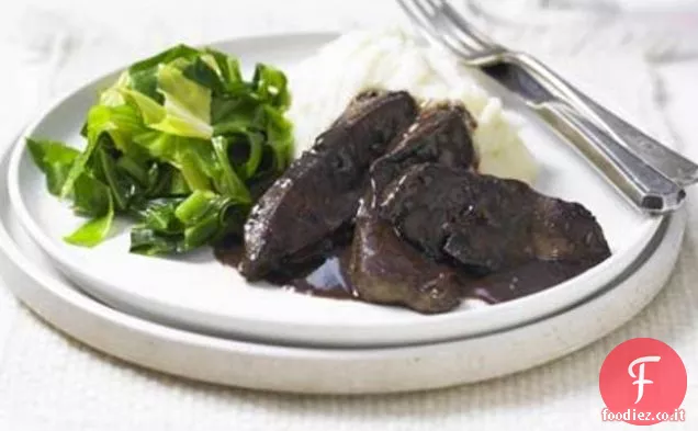 Fegato di agnello con sugo di vino rosso e poltiglia di aglio